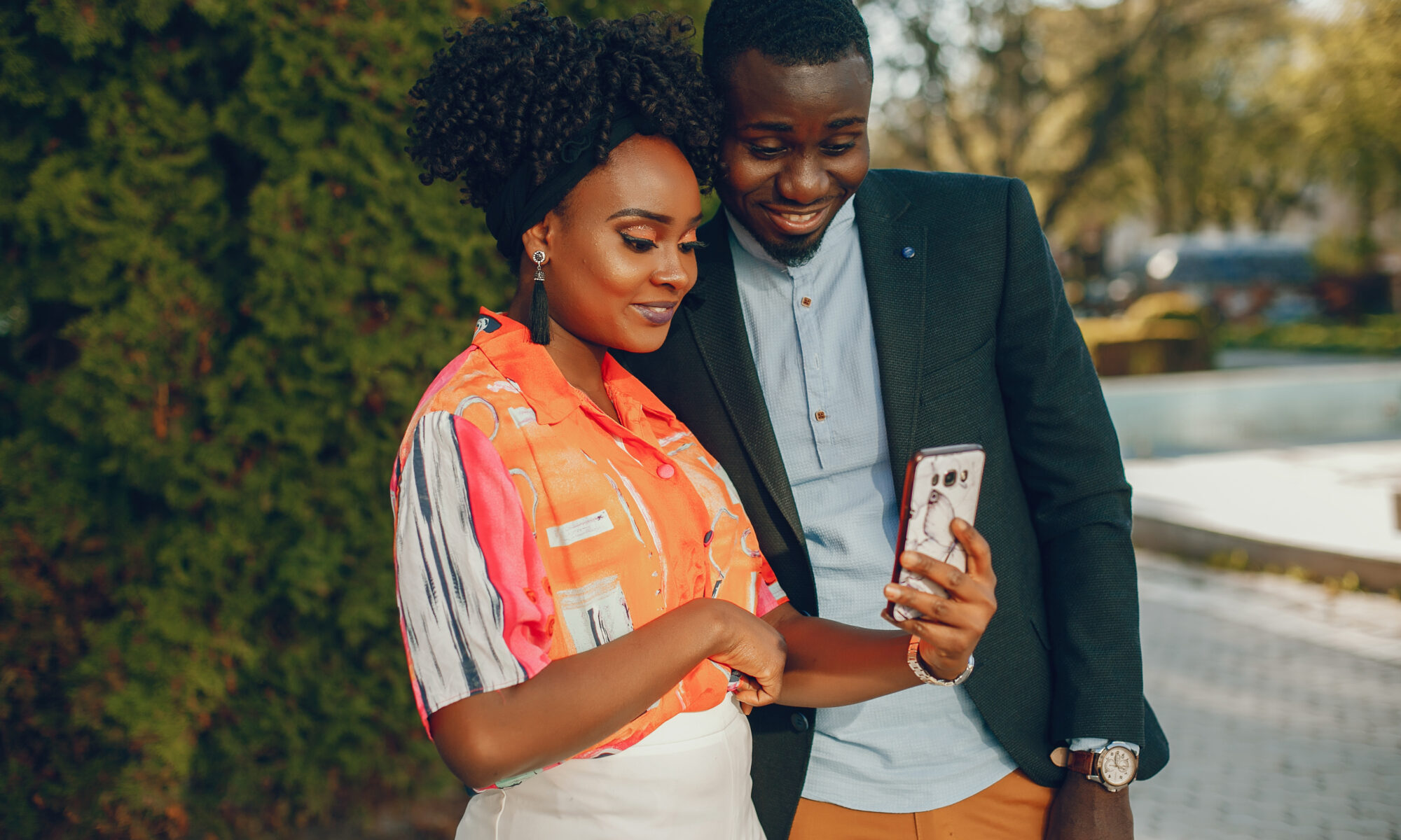Black Singles Meet a Phone Dating Partner