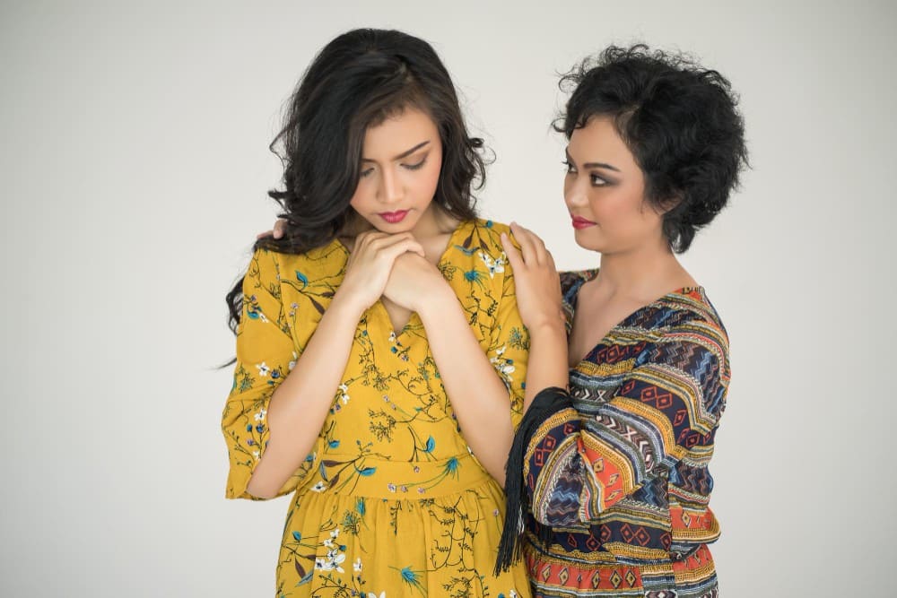 Habits That Erode Trust Between Lesbians