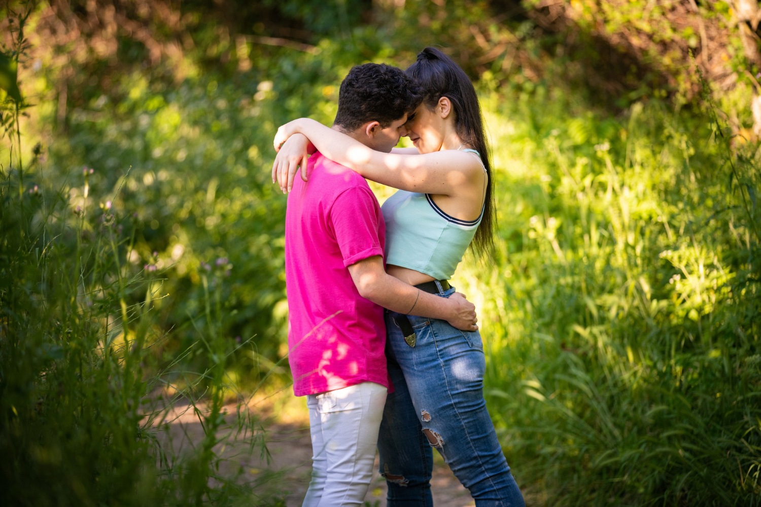 strengthen your emotional bond in a romantic relationship